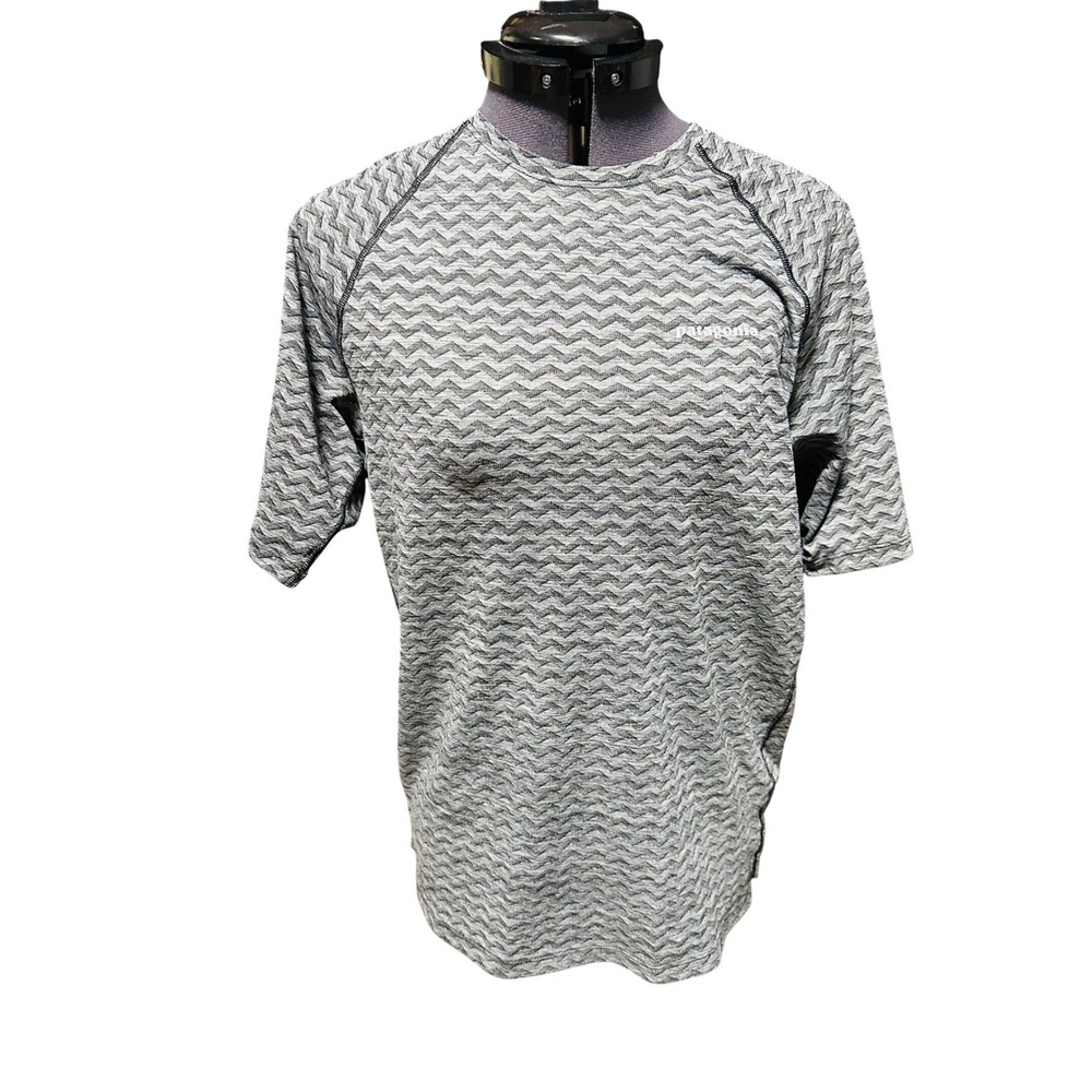 Patagonia Mens Short Sleeve Zigzag Pattern Performance Shirt Gray Size L‎